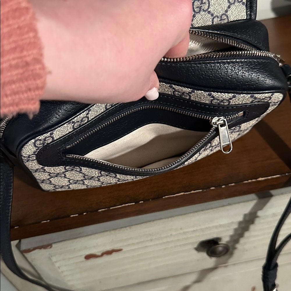 Gucci monogram crossbody - Picture 11 of 14